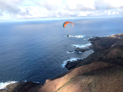 Paragliding near you if you are in gran canaria, flying in coloradas