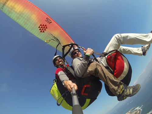 Volando en biplaza cerca de Las Palmas de Gran Canaria